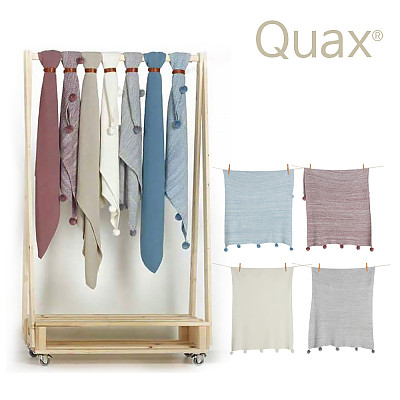 Quax pompom Blanket